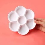 Plastic Palette for Painting, Plastic Paint Palette, 7 Well Flower Paint Tray Watercolor Painting Mixing Palette for Oil Acrylic Watercolor Gouache,Easy Wash, Paint Palette (2PCS White)